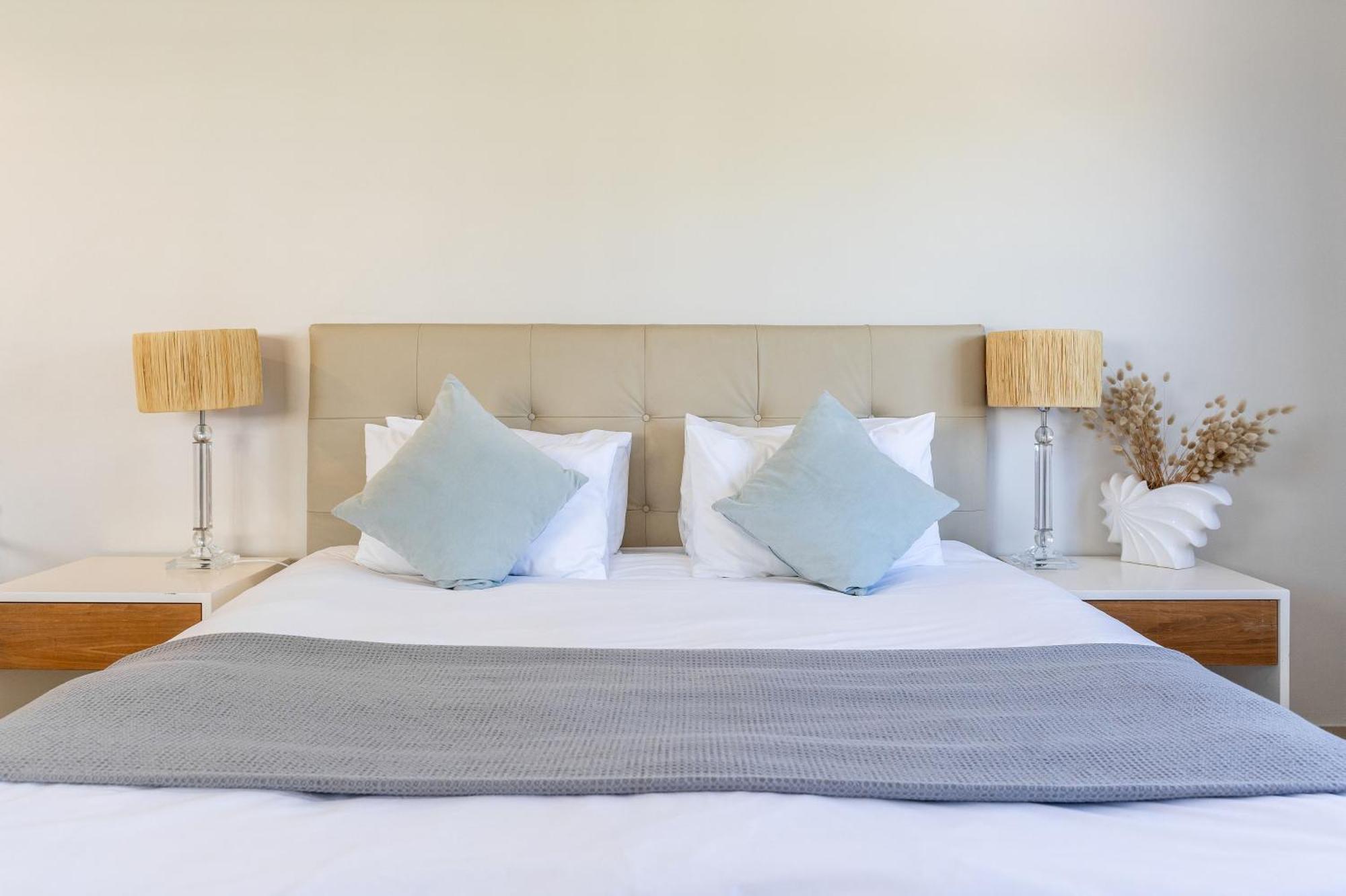 Mouille Point Places - Studios & Apartments Cape Town Room photo